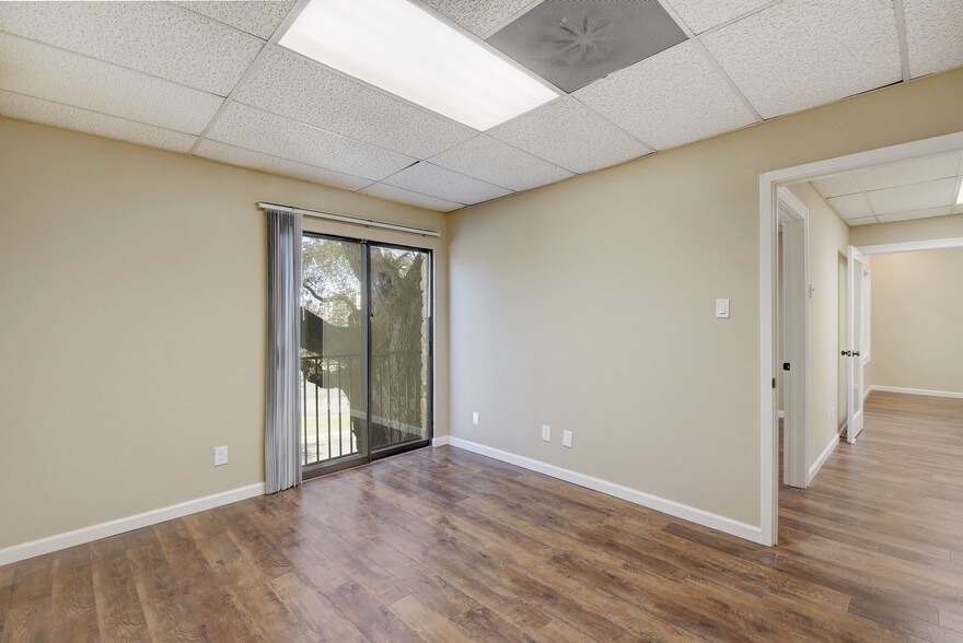 More Photos Of 13740 N Highway 183, Austin Office For Sale