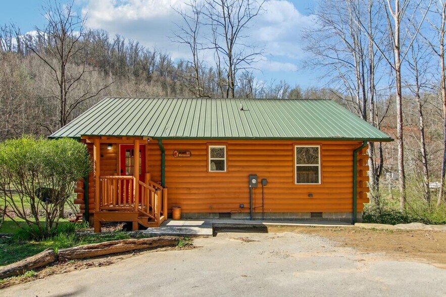 More Photos Of 33 Shepherds Creek rd, Bryson City Specialty For Sale