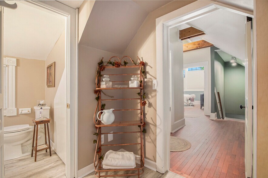 More Photos Of 149 W Saint Clair St, Romeo Medical For Sale