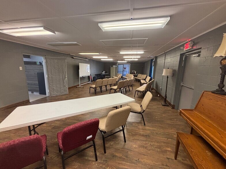 More Photos Of 220 Beaver Rd, Munford Sports And Entertainment For Sale