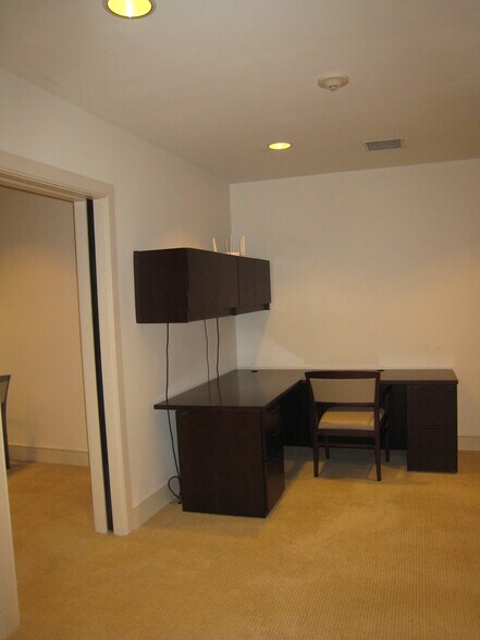 More Photos Of 1680 Michigan Ave, Miami Beach Office For Sale