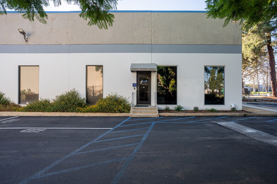 More Photos Of 20520 Nordhoff St, Chatsworth Industrial For Sale