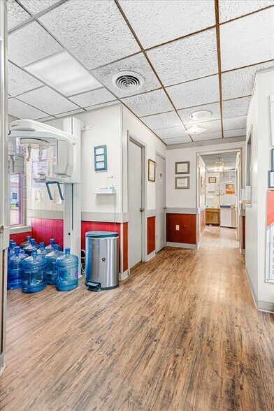 More Photos Of 841 S Highway 25 W, Williamsburg Flex For Sale