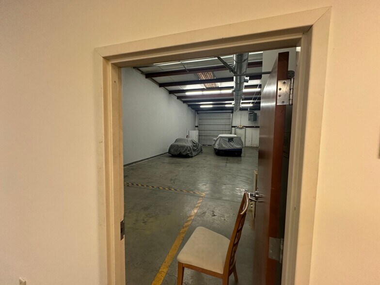 More Photos Of 4250 Keith Bridge Rd, Cumming Light Manufacturing For Lease