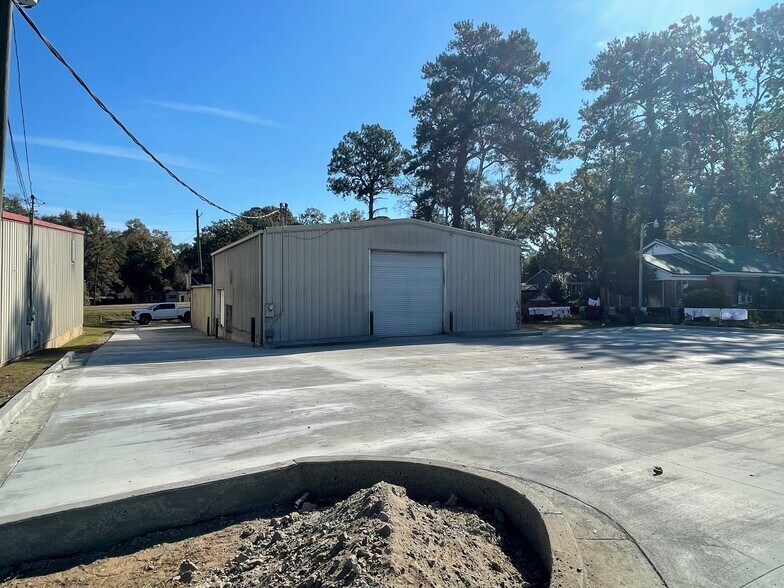 More Photos Of 6855 Hawkinsville Rd, Macon-Bibb Flex For Lease