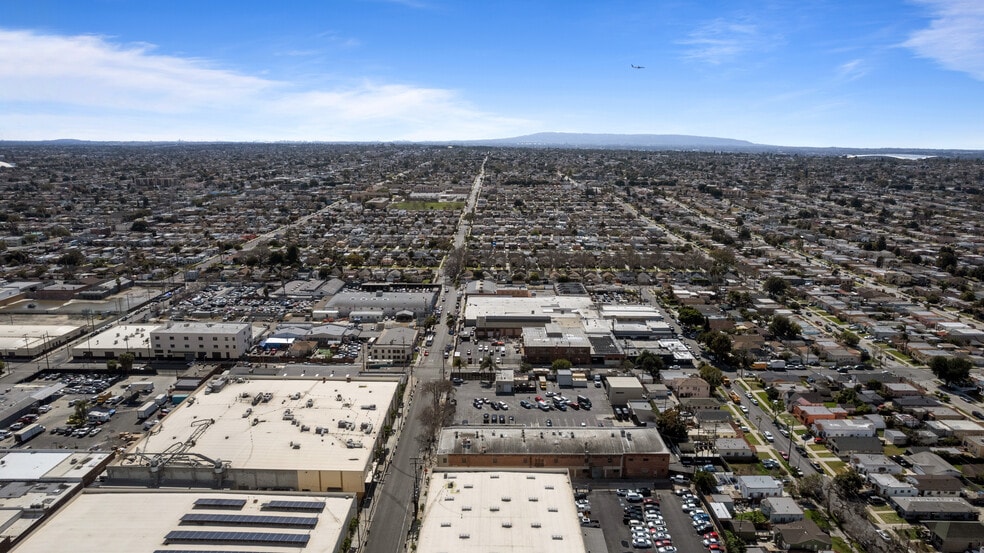More Photos Of 2000-2010 W 62nd St, Los Angeles Warehouse For Sale