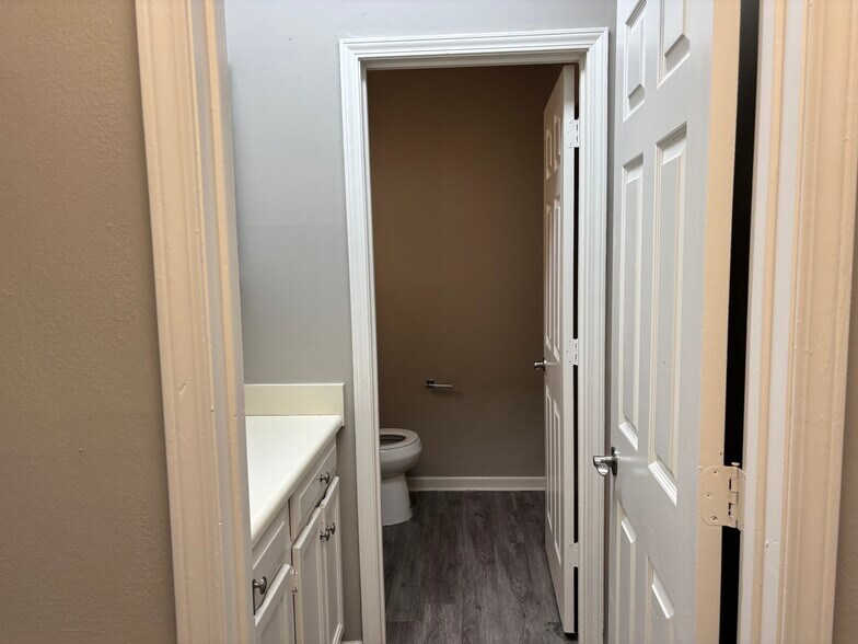 More Photos Of 5627 Superior Dr, Baton Rouge Office For Sale