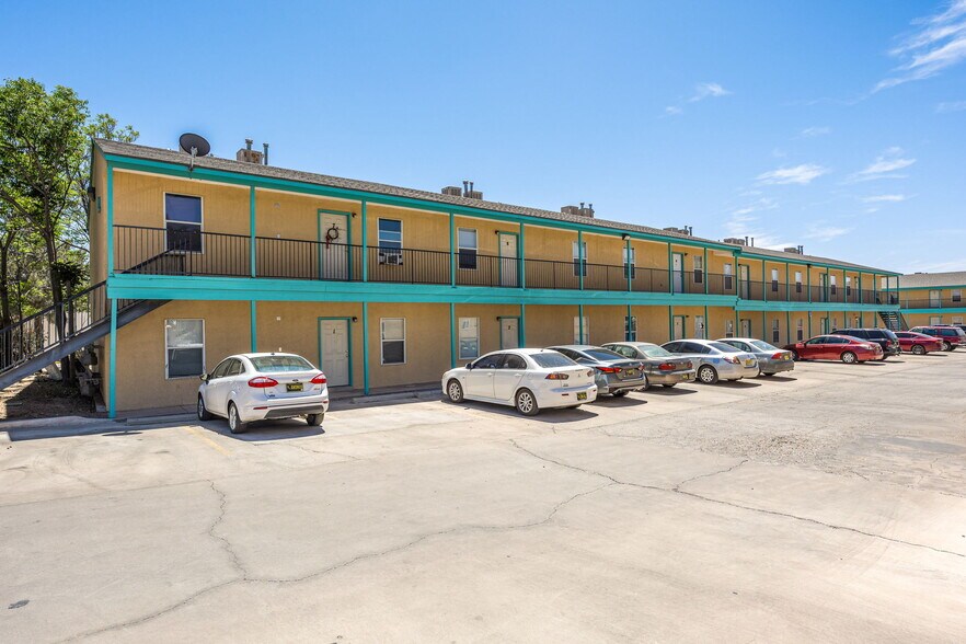 More Photos Of 2306 S Espina St, Las Cruces Apartments For Sale