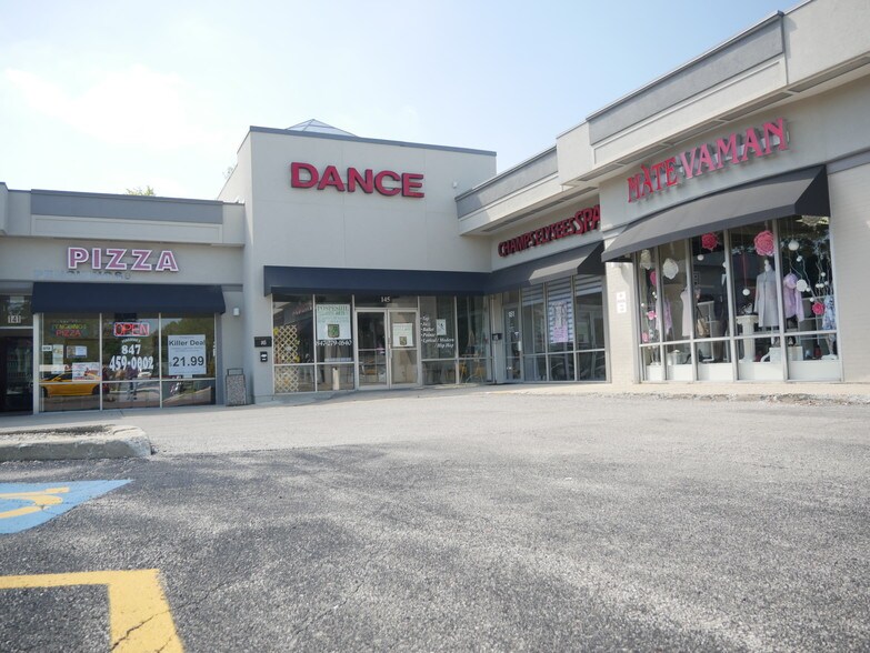 More Photos Of 125-165 W Dundee Rd, Buffalo Grove Unknown For Lease