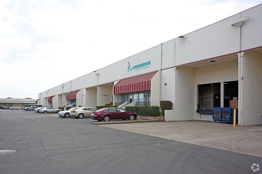 More Photos Of 800 N 10th St, Sacramento Warehouse For Lease