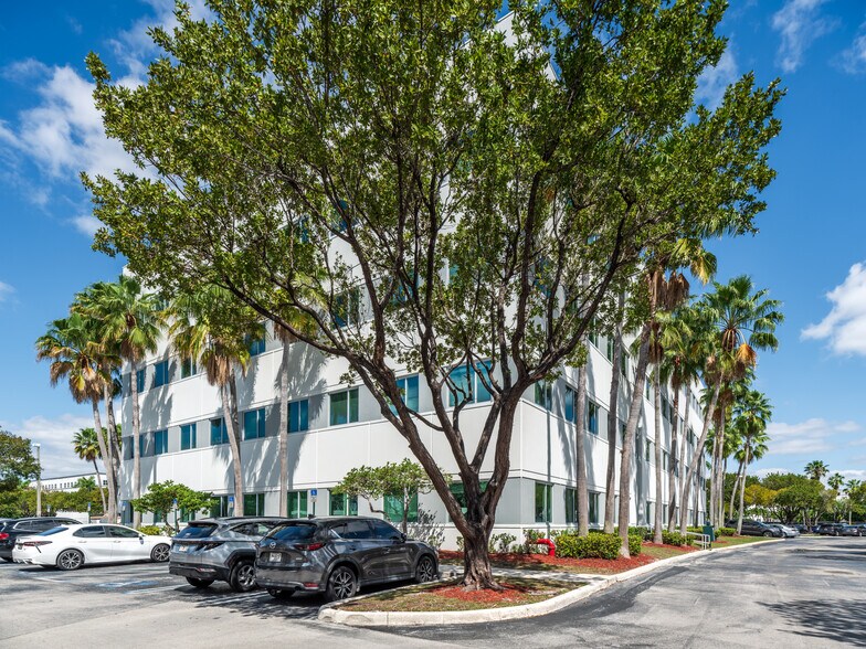 More Photos Of 8200 NW 33rd St, Doral Office For Lease