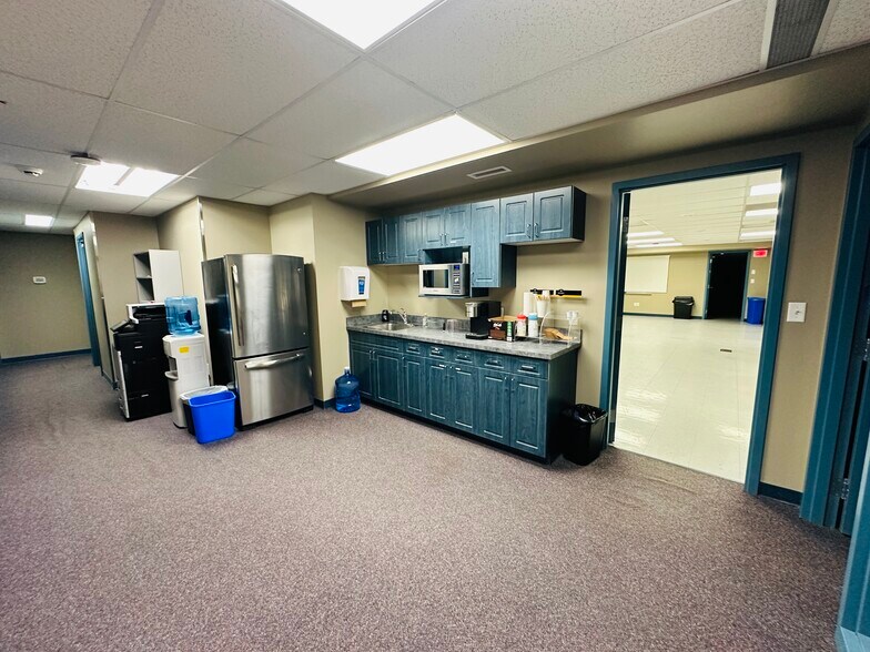 More Photos Of 9601 116 St, Grande Prairie Warehouse For Lease