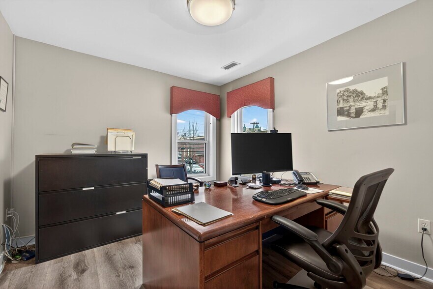 More Photos Of 35 E Pearl St, Nashua Office For Sale