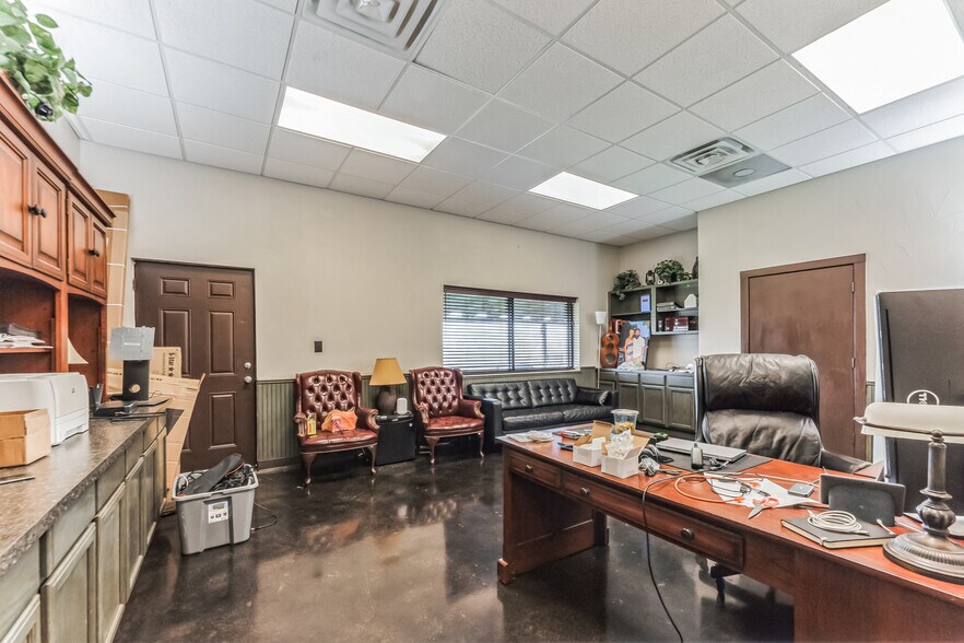 More Photos Of 2701 Hartlee Field Rd, Denton Office Residential For Sale