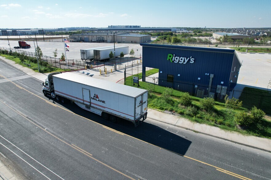 More Photos Of 6600 Lancer Blvd, San Antonio Land For Lease