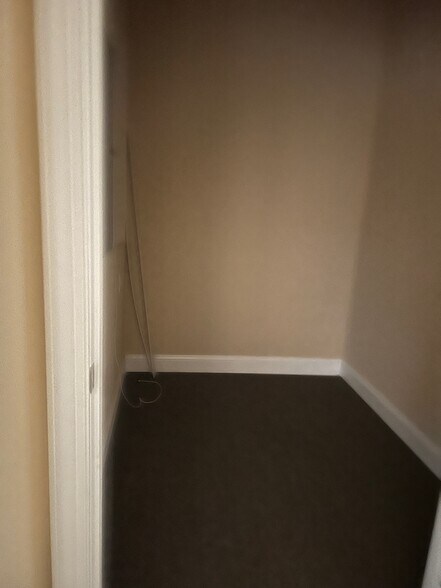 More Photos Of 2487 Cedarcrest Rd, Acworth Unknown For Lease