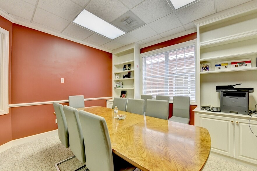 More Photos Of 3535 Roswell Rd, Marietta Medical For Sale