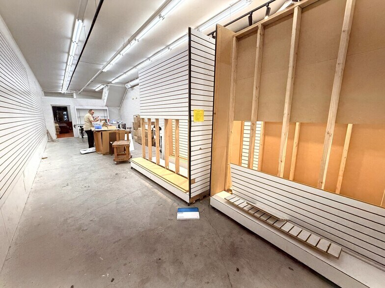 More Photos Of 525-529 Los Angeles St, Los Angeles Unknown For Lease