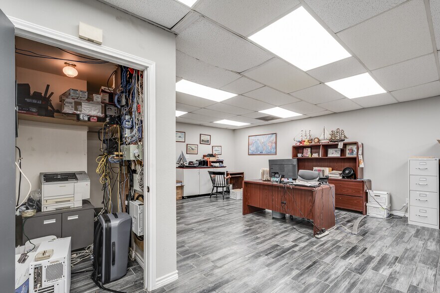 More Photos Of 17717 Highway 59 N, Humble Auto Repair For Sale