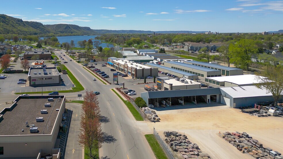 More Photos Of 940 Frontenac Dr, Winona Storefront Retail Office For Lease