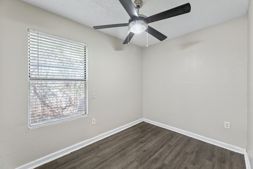 More Photos Of 4314 Gillis St, Austin Apartments For Sale