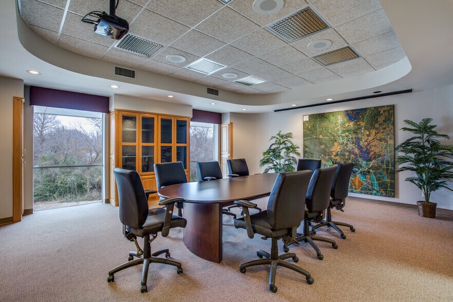 More Photos Of 414 W Parkway St, Denton Coworking Space