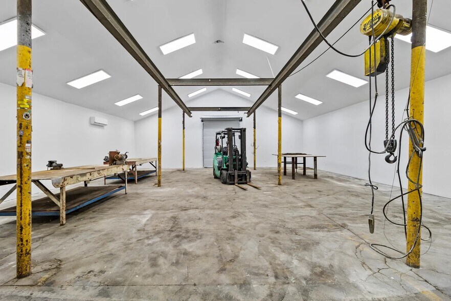 More Photos Of 8316 La Porte Rd, Houston Warehouse For Sale