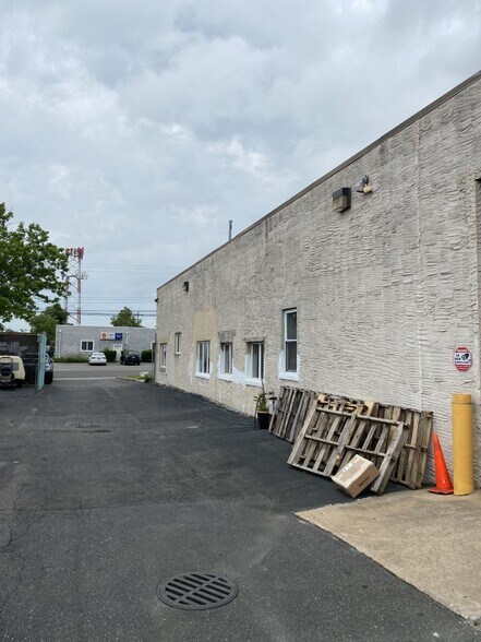 More Photos Of 47 Allen Blvd, Farmingdale Warehouse For Sale