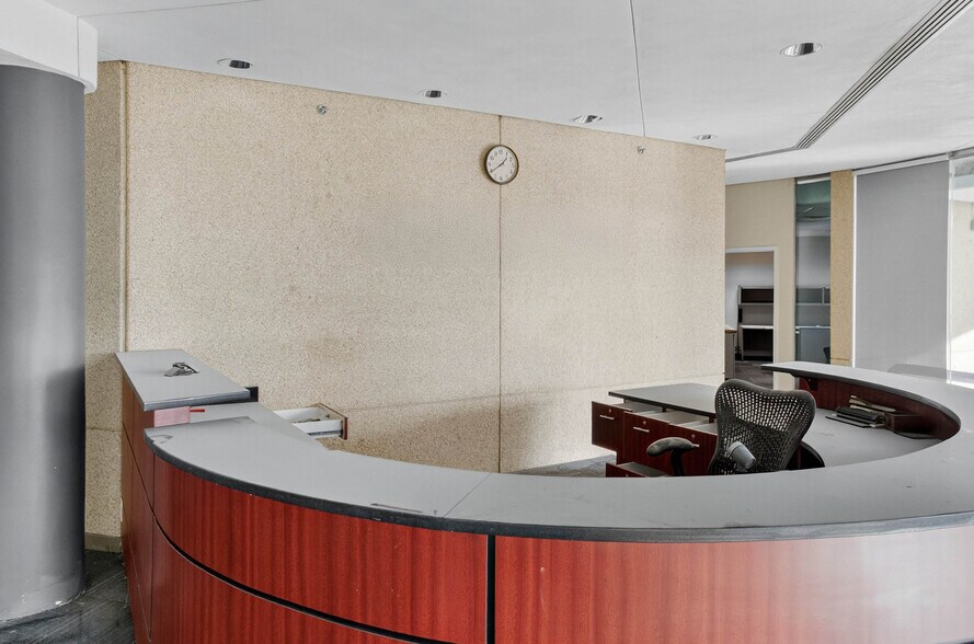 More Photos Of 555 Lake Border Dr, Apopka Office For Sale