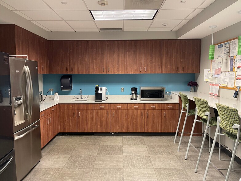 More Photos Of 2600 Corporate Dr, Birmingham Office For Lease