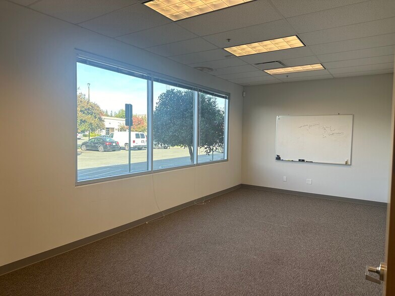More Photos Of 2526 Qume Dr, San Jose Light Distribution For Lease