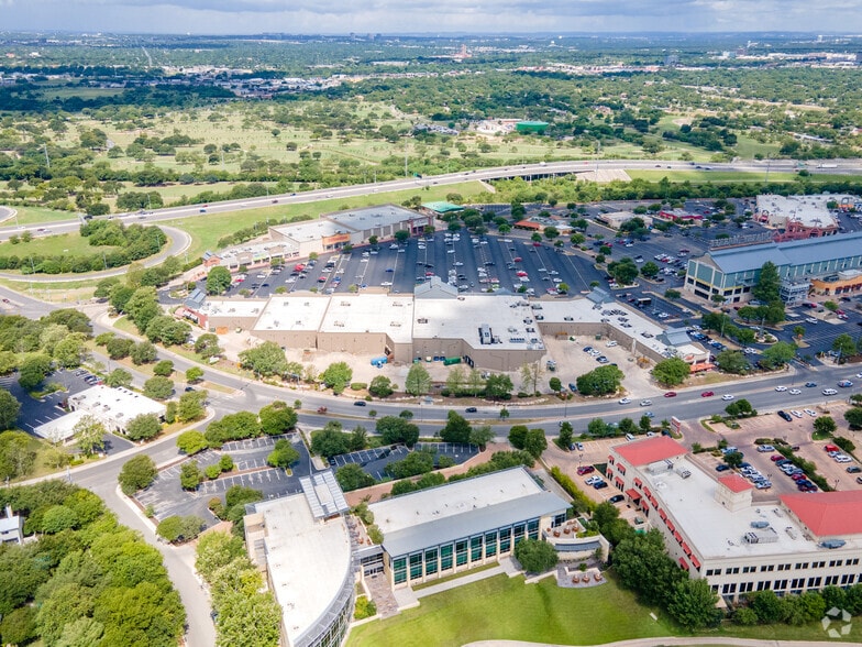 More Photos Of 255-1 E Basse Rd, San Antonio Unknown For Lease