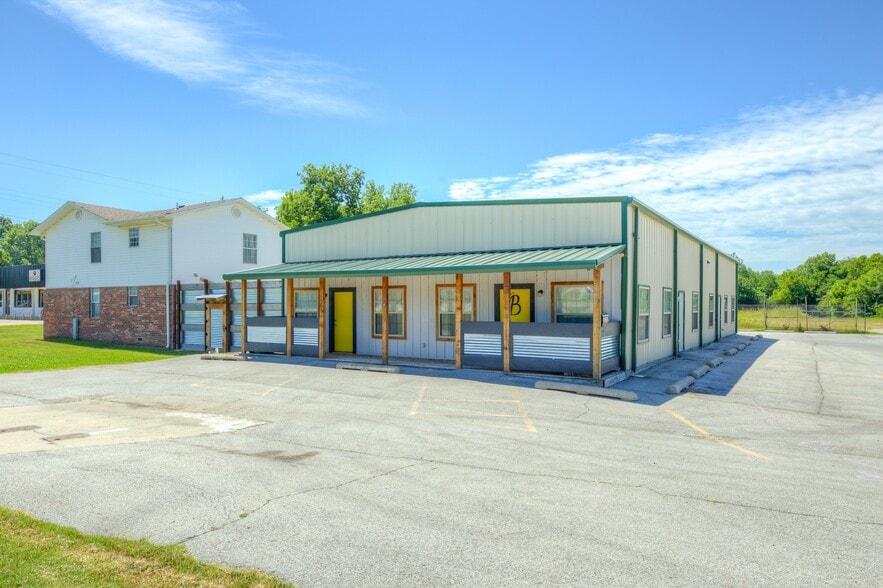 More Photos Of 862 W Taft Ave, Sapulpa Freestanding For Sale