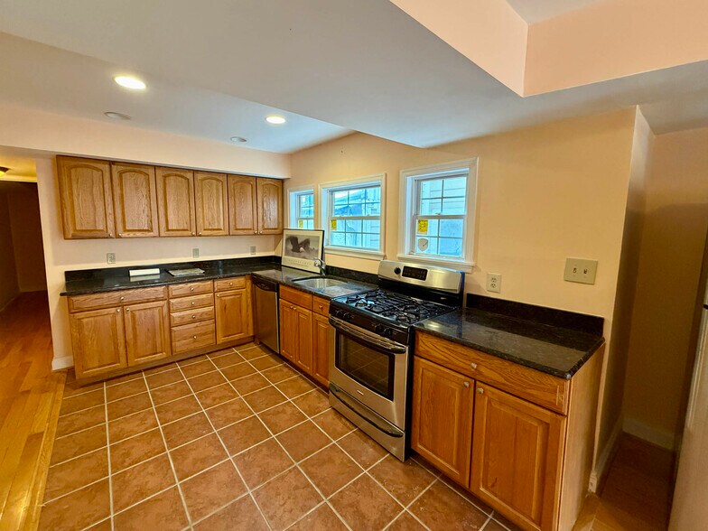 More Photos Of 1447 William St, Baltimore Apartments For Sale