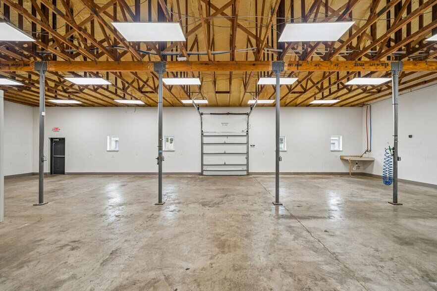More Photos Of 1719 Signal Point Rd, Charleston Self Storage For Sale