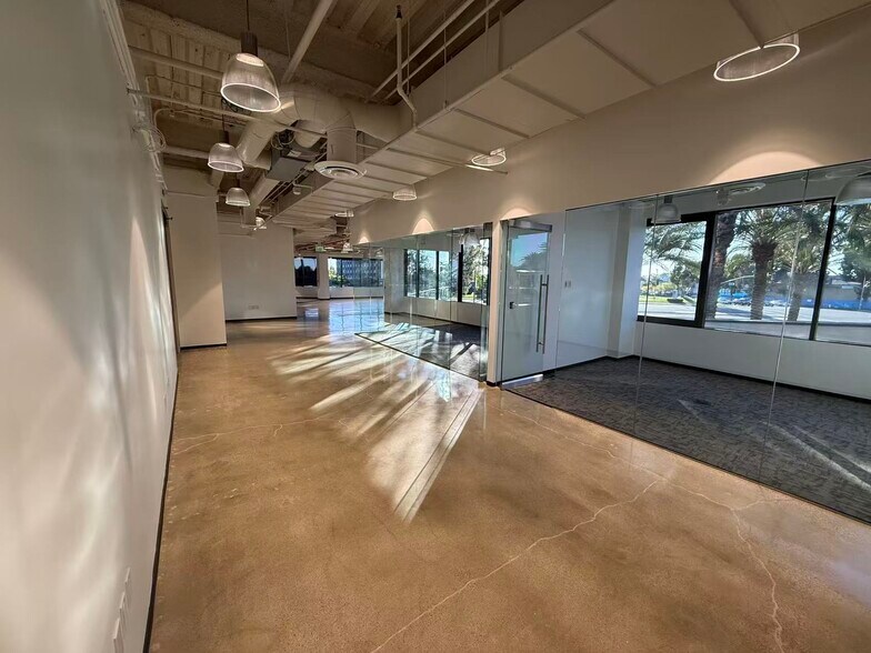 More Photos Of 4590 MacArthur Blvd, Newport Beach Office For Lease