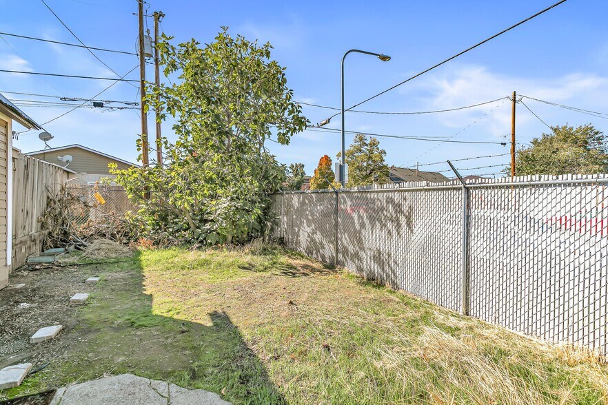 More Photos Of 441 N Grape St, Medford Apartments For Sale