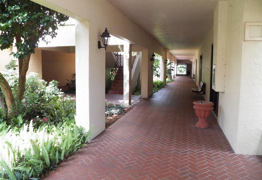 More Photos Of 900 SE Ocean Blvd, Stuart Medical For Lease