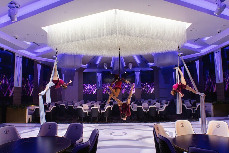 More Photos Of 11150 Ventura Blvd, Studio City Restaurant For Sale