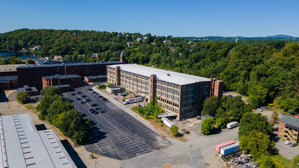 More Photos Of 75 Green St, Clinton Distribution For Sale