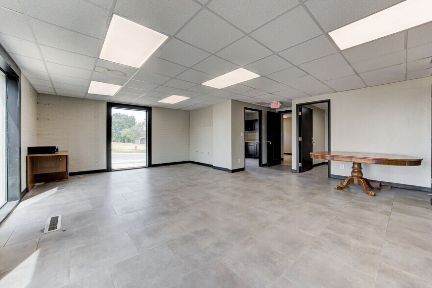 More Photos Of 324 N 19th St, Guthrie Office For Sale
