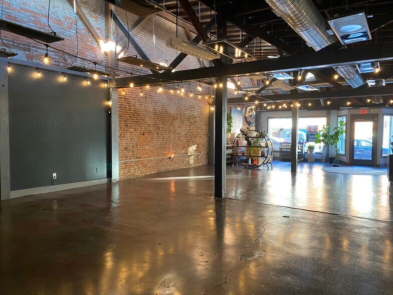 23 N Union St, Delaware, OH 43015 Storefront For Sale