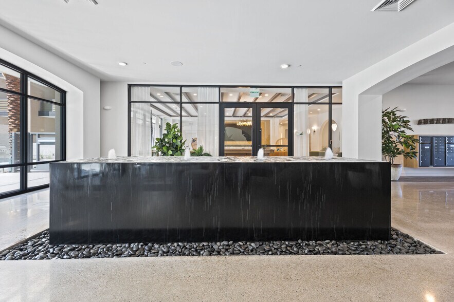 More Photos Of 2040-2060 N Scottsdale Rd, Scottsdale Apartments For Lease