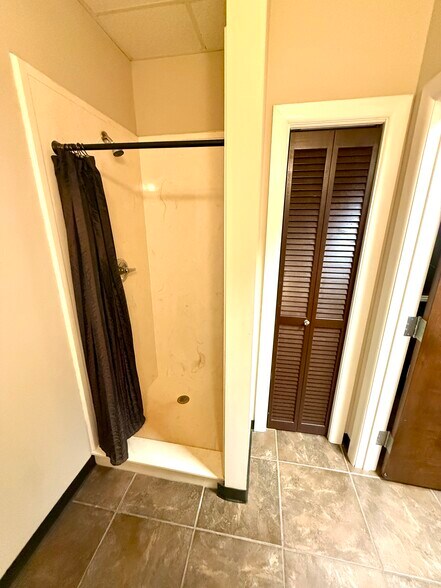 More Photos Of 12760 Lorraine Rd, Biloxi General Retail For Lease