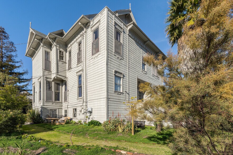 More Photos Of 1218 E 21st St, Oakland Apartments For Sale