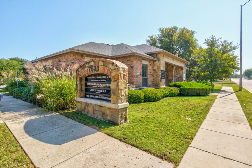 More Photos Of 7633 Bellaire Dr S, Fort Worth Medical For Sale