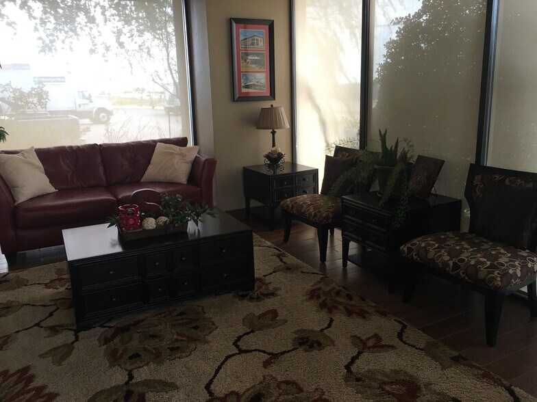 More Photos Of 8600 S I 35 Service Rd, Oklahoma City Office For Lease