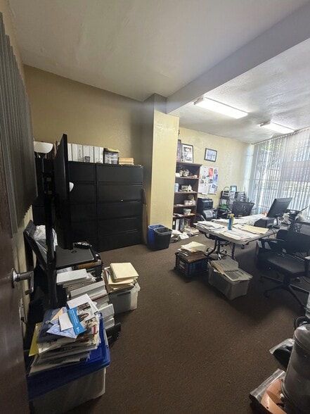More Photos Of 1036 E Compton Blvd, Compton Storefront Retail Office For Lease