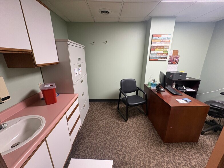 More Photos Of 773 Pershing St, Ellwood City Office For Sale