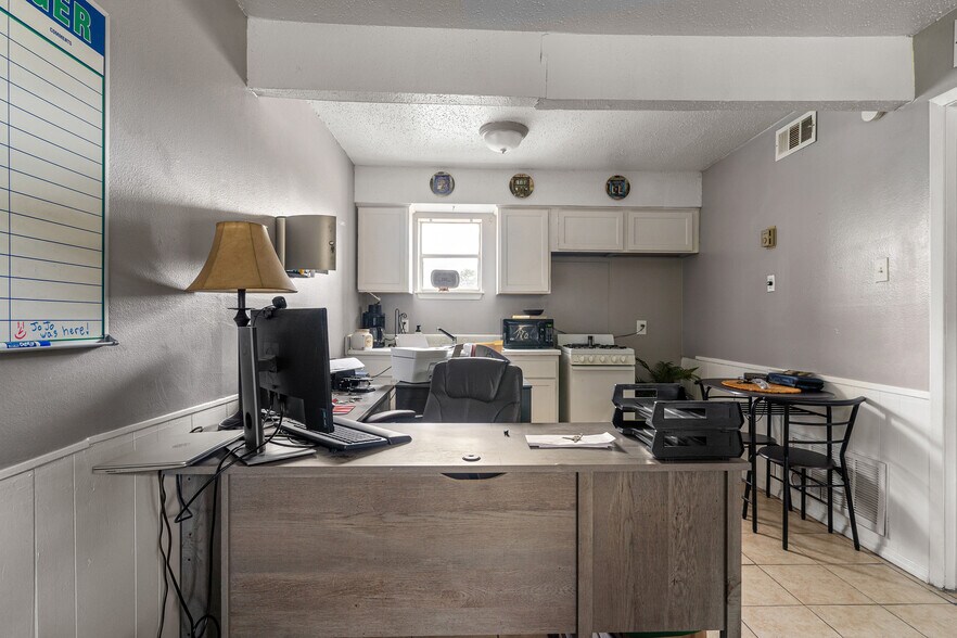 More Photos Of 1031 N Sumner St, Pampa Apartments For Sale